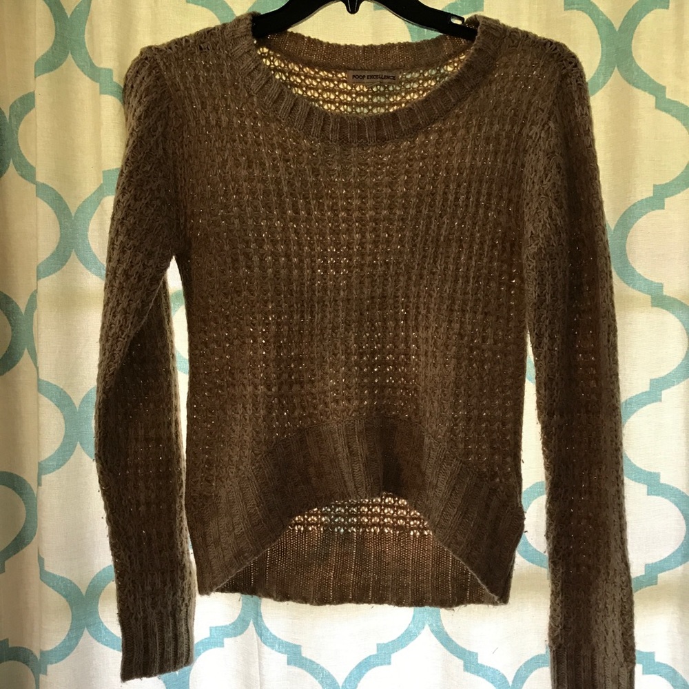 Light cream sweater.